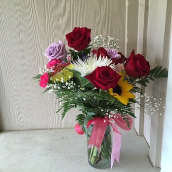 AC Florist - Still beautiful three days later! Mom loves them, especially the one purple rose that adds an extra sparkle of personality (just like Mom). - Florists Near Me - Aiea, Hawaii AC Florist - Still beautiful three days later! Mom loves them, especially the one purple rose that adds an extra sparkle of personality (just like Mom). - Florists Near Me - Aiea, Hawaii