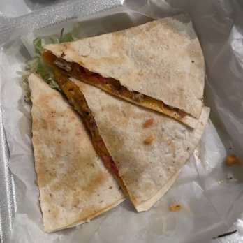 Ray’s Hideaway - Trash CHICKEN QUESADILLA - American Near Me - Loxahatchee, Florida