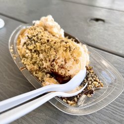 Heritage Farm Ice Cream & Restaurant - Turtle Sundae