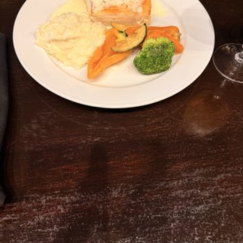 Entrevinos - Swordfish and veggies with mashed potato - Wine Tasting Room Near Me - Carolina, Puerto Rico