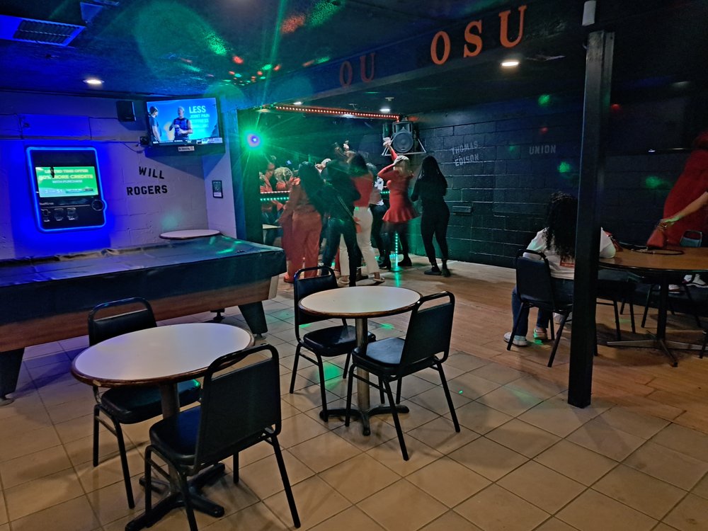 TULSA ALUMNI BAR Updated September 2024 18 Photos 7204 E Pine St