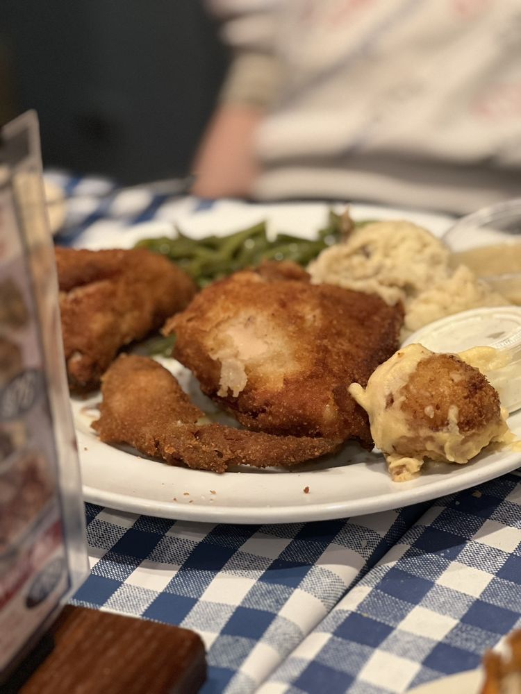 DELL RHEA’S CHICKEN BASKET Updated July 2024 489 Photos & 779