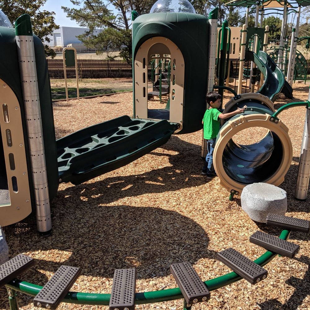 Francesca Terrace Park - Parks Near Me - Benicia, California