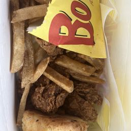 3 wings, fries and Biscuit 3 wings, fries and Biscuit