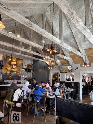 572 Social kitchen & lounge by null