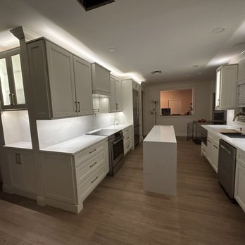 I-4 Kitchen Bath - The island is mobile. Junior is a Genius. - General Contractors Near Me - Orlando, Florida