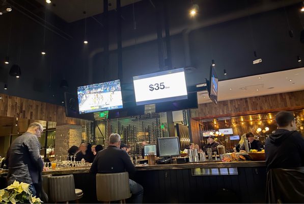 EARLS KITCHEN + BAR - 1149 Photos & 1335 Reviews - 700 Bellevue Way NE ...
