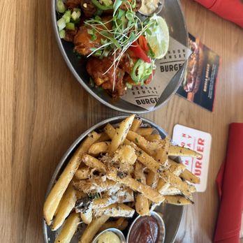 Gordon Ramsay Burger - Truffle fries and Hellfire Chicken Wings - Salad Near Me - Chicago, Illinois