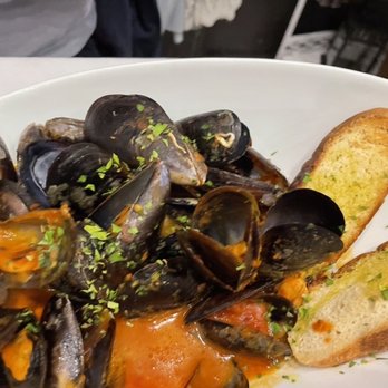 Qui Si Mangia - Mussel soup - Italian Near Me - Milan, Michigan Qui Si Mangia - Mussel soup - Italian Near Me - Milan, Michigan