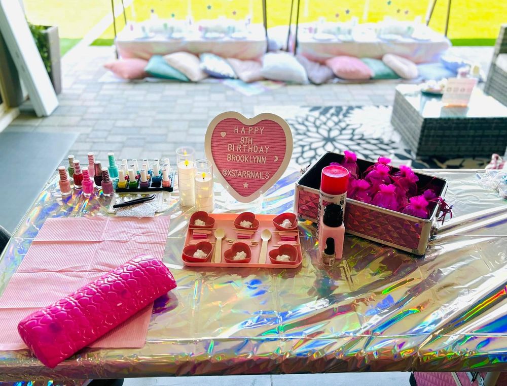 Starr Nails Logo