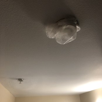 Days Inn by Wyndham Lebec - Plastic bag on smoke detector - Hotels Near Me - Lebec, California Days Inn by Wyndham Lebec - Plastic bag on smoke detector - Hotels Near Me - Lebec, California