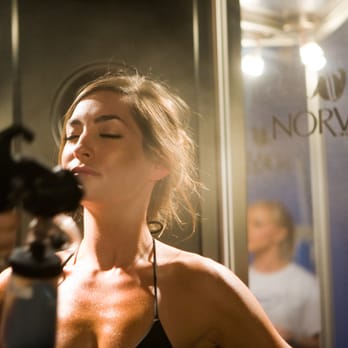 Beach House Tan - Get a professional airbrush spray tan by a certified Norvell Spray Tan Artist. - Spray Tanning Near Me - Enfield, Connecticut