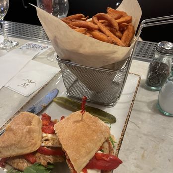 Good Times Cafe - Sweet potato and chicken sandwich - American Near Me - Cabazon, California