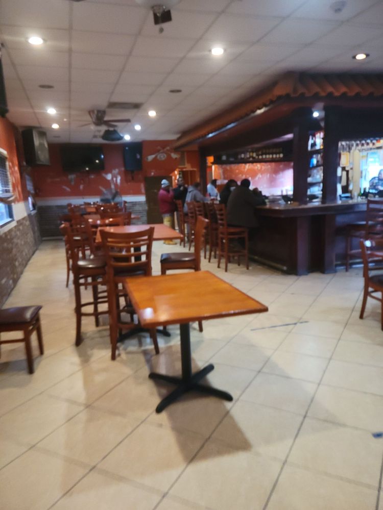 Castaway Restaurant and Bar