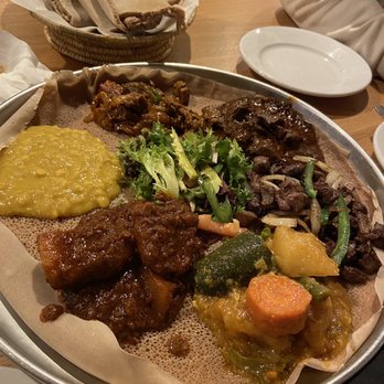 Demera - Vegetarian Messob Meat Messob for 2 - Ethiopian Near Me - Chicago, Illinois