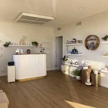 Flora Fauna Wellness - Acupuncture Near Me - Costa Mesa, California