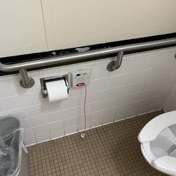 Vanderbilt University Medical Center - Bathroom