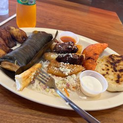Mi Canton Latino Restaurante - Plato tipico