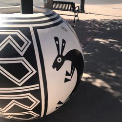Plaza Pots - Details are beautiful