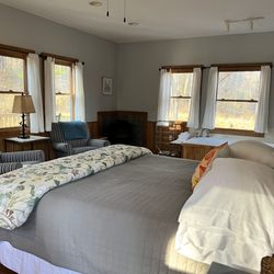 Inn & Spa at Cedar Falls