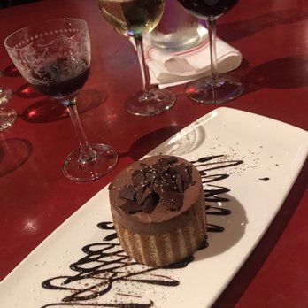Red Table - Chocolate mousse cake - Gastropubs Near Me - Huntington Beach, California