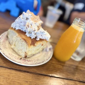 Hen Mother Cookhouse - Cinnamon Roll & freshly Fresh Squeezed OJ - Breakfast & Brunch Near Me - Johns Creek, Georgia Hen Mother Cookhouse - Cinnamon Roll & freshly Fresh Squeezed OJ - Breakfast & Brunch Near Me - Johns Creek, Georgia