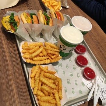 Shake Shack River North - Yum! - Burgers Near Me - Chicago, Illinois Shake Shack River North - Yum! - Burgers Near Me - Chicago, Illinois