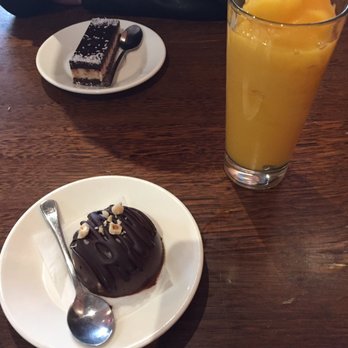 Fina's Vegetarian Cafe - Little cakes and mango Frappee - Vegetarian Near Me - Richmond, VIC