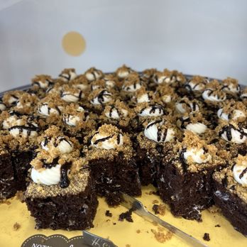 Nothing Bundt Cakes - The smores samples omg just try them!! - Bakeries Near Me - Atlanta, Georgia
