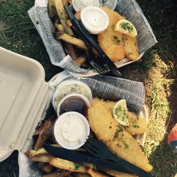The Wee Chippy - Top: fish with jalapeño fries and ranch Bottom: fish with black truffle fries and malt vinegar - Fish & Chips Near Me - Venice, California