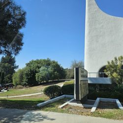 Knollwood United Methodist Church - The church front