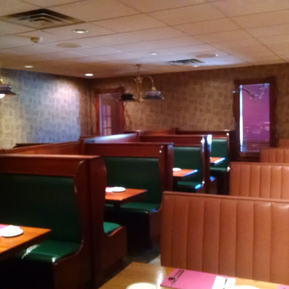King Phillip Restaurant - Dinning area - American Near Me - Phillipston, Massachusetts King Phillip Restaurant - Dinning area - American Near Me - Phillipston, Massachusetts