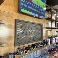 Rays Signature Grill - Awesome decor! Free candy for the kids!