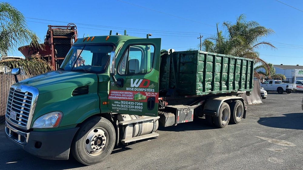WISE DUMPSTERS Updated September 2024 10 Photos 1702 N Parkside