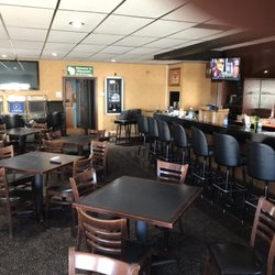 Scoops Sports Bar - 30 SEATS AT BAR