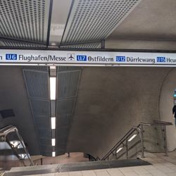 U-Bahnhof Schlossplatz - U-Bahnhof Schlossplatz