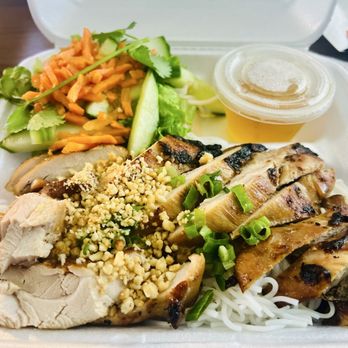 Pho Vi-Vi - Grilled Chicken Vermicelli - Vietnamese Near Me - Pasadena, Texas Pho Vi-Vi - Grilled Chicken Vermicelli - Vietnamese Near Me - Pasadena, Texas