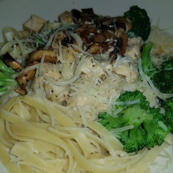 The Old Spaghetti Factory - Fettuccine with chicken,broccoli, and mushrooms... very good - Italian Near Me - Phoenix, Arizona The Old Spaghetti Factory - Fettuccine with chicken,broccoli, and mushrooms... very good - Italian Near Me - Phoenix, Arizona