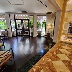 Isabelle's Grill Room and Garden - The courtyard