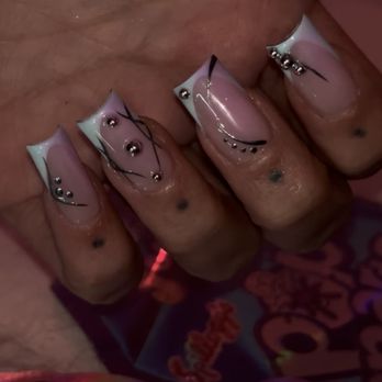 Drippin’ Glitz Nails - Nail Salons Near Me