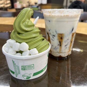 Hamadaya Bakery - Green tea soft serve w/mochi topping and coffee jelly milk - Bakeries Near Me - Irvine, California