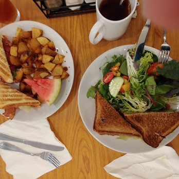 The Lighthouse Restaurant - Brunch sandwiches come with sides. - Canadian (New) Near Me - Southampton, Ontario The Lighthouse Restaurant - Brunch sandwiches come with sides. - Canadian (New) Near Me - Southampton, Ontario