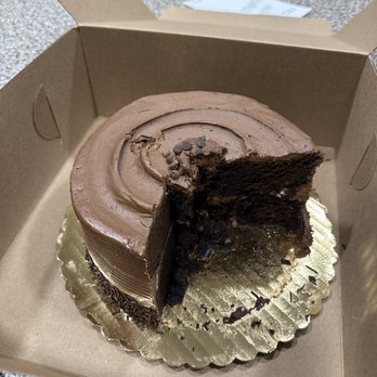 Scialo's Riverside - Cake - Bakeries Near Me - Riverside, Rhode Island