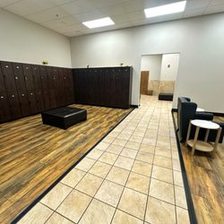 Max Fitness - Locker Rooms