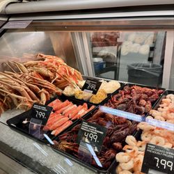 Publix Super Markets - Crab legs freshly caught!