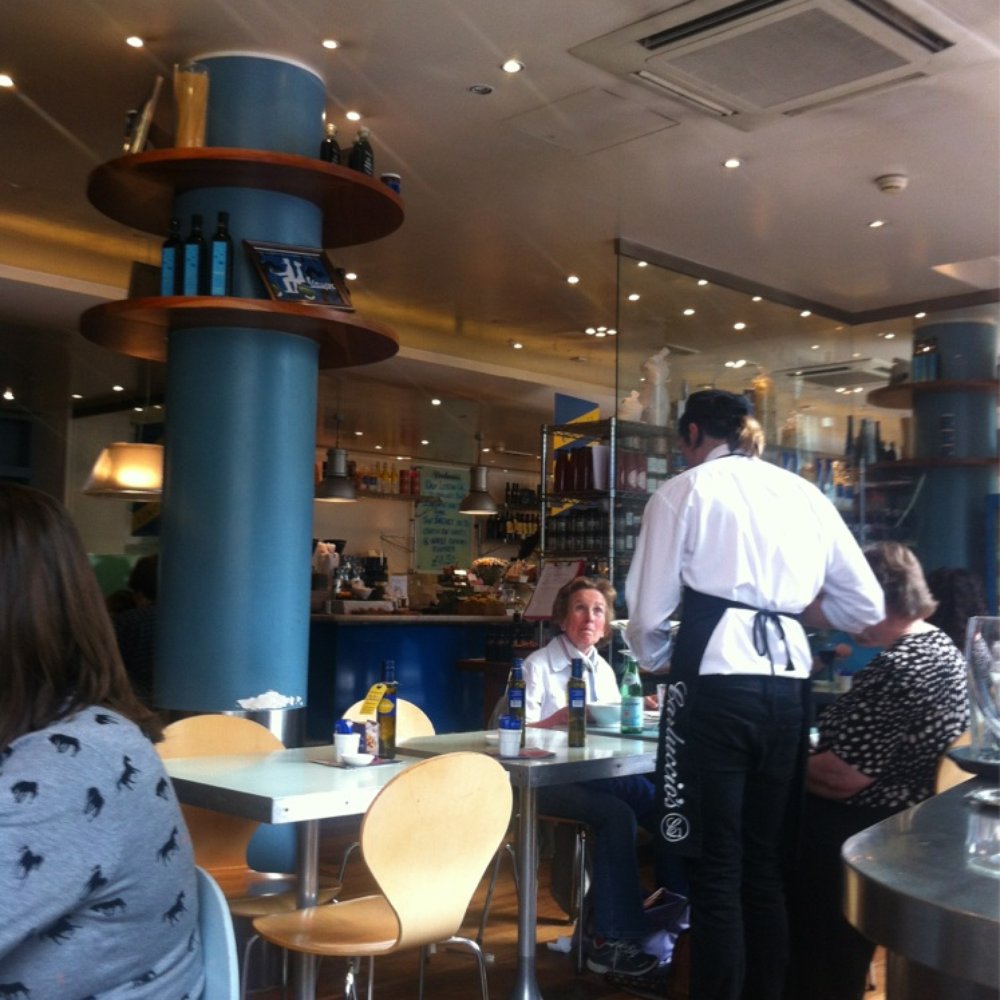 Carluccios - Inside - Italian Near Me - London, XGL