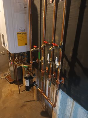 Colonial Mechanical Building Maintenance Logo