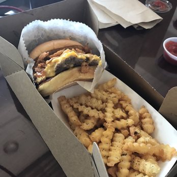 Shake Shack Navy Yard - Fast Food Near Me - Washington, DC, District of Columbia Shake Shack Navy Yard - Fast Food Near Me - Washington, DC, District of Columbia
