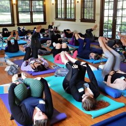 MuTu System helps you heal your weak core, abdominal split / diastasis recti and strengthen your pelvic floor...think "no more leaking"!