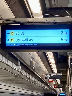 86 St by null
